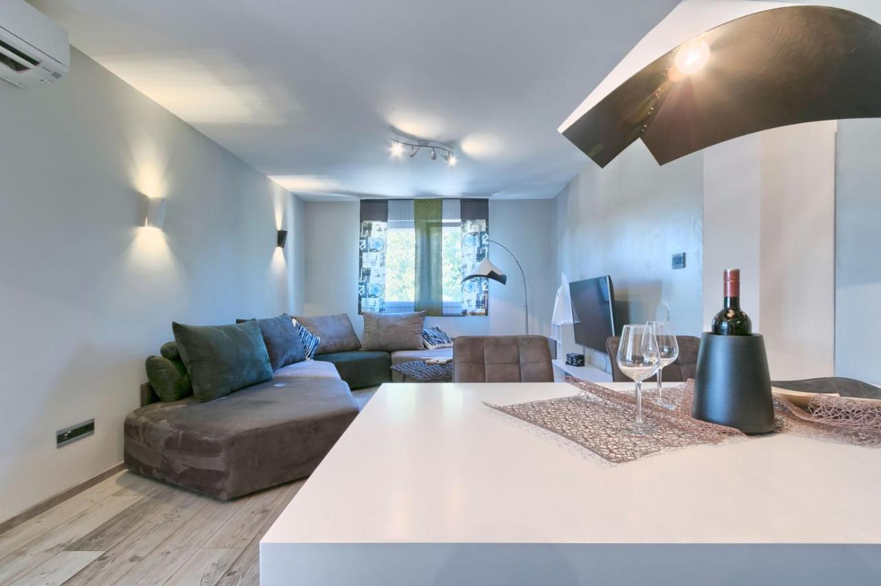 Modern Oasis Apartment Пула Экстерьер фото
