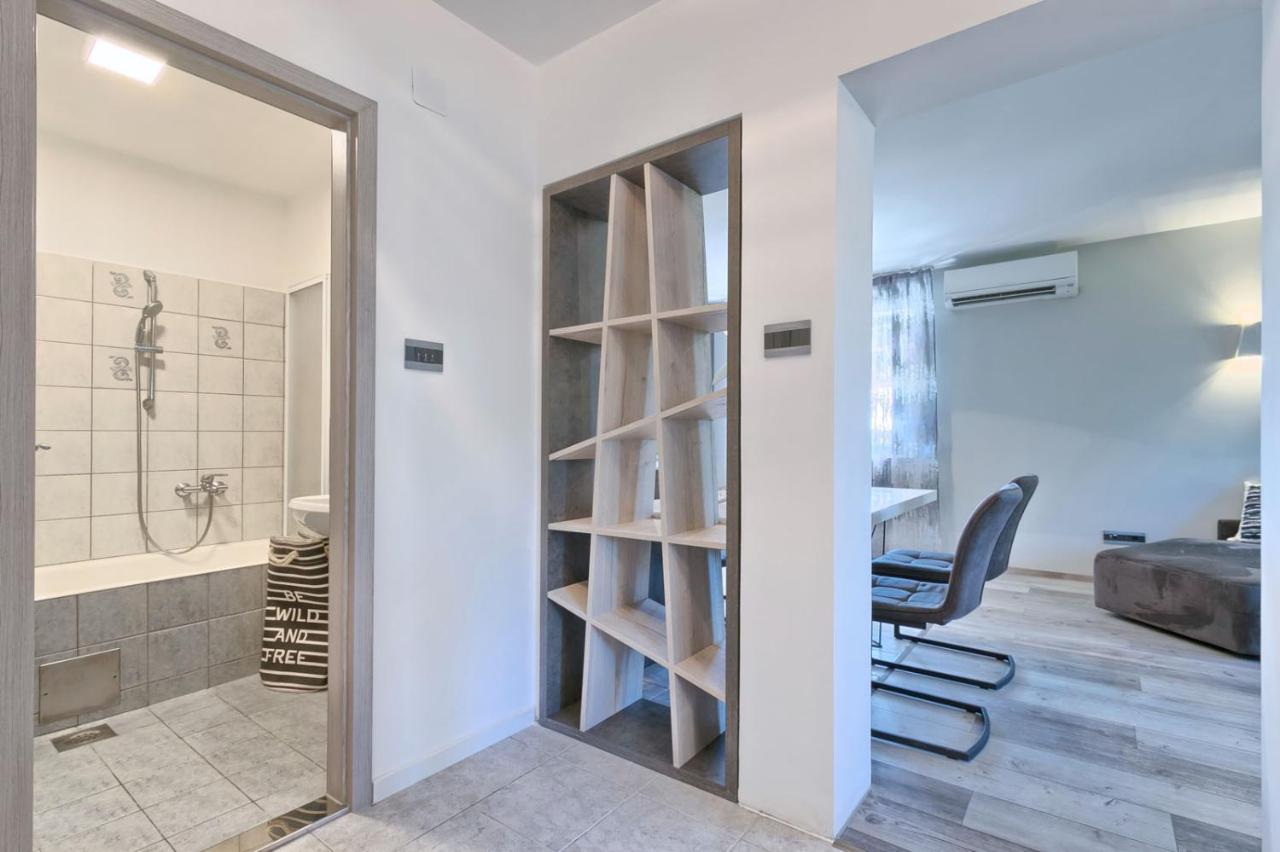 Modern Oasis Apartment Пула Экстерьер фото