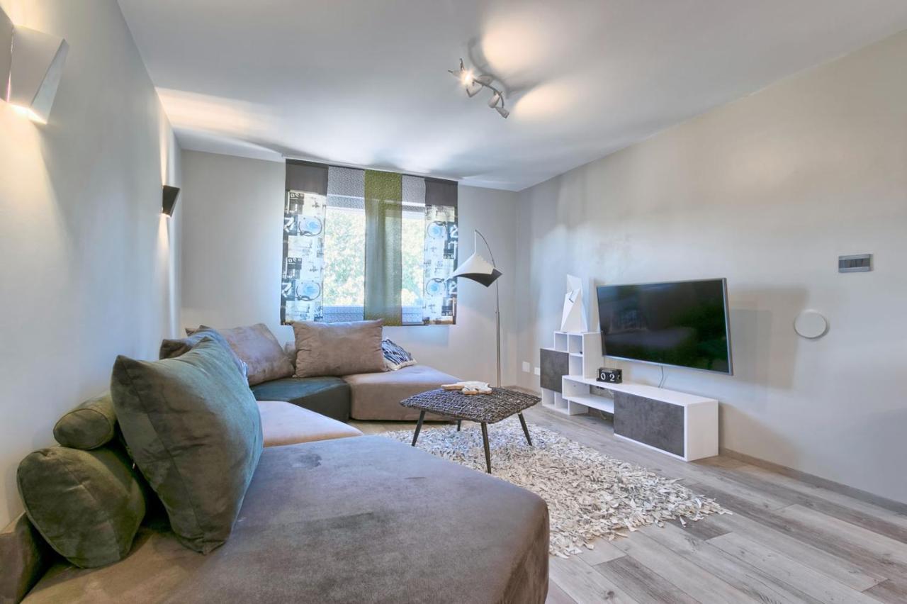 Modern Oasis Apartment Пула Экстерьер фото