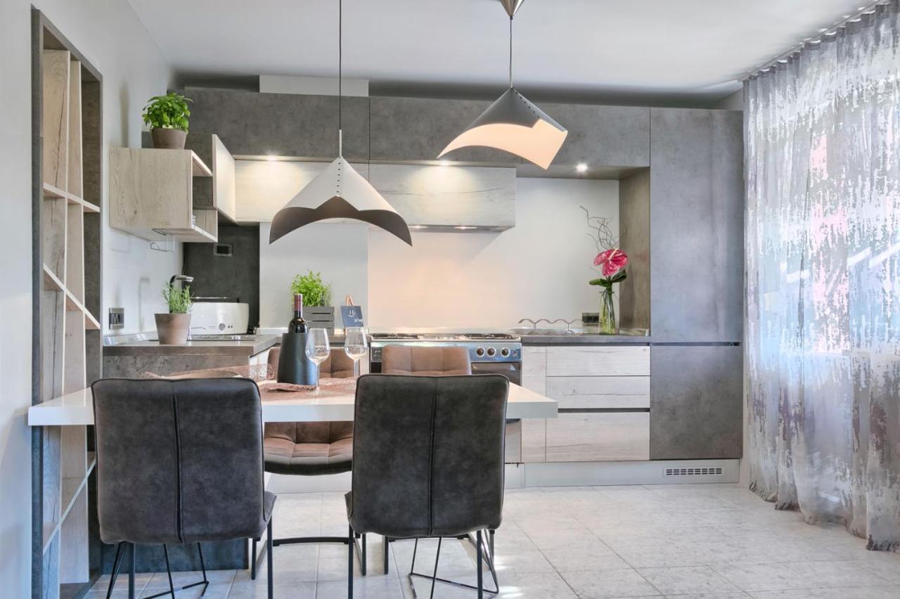 Modern Oasis Apartment Пула Экстерьер фото